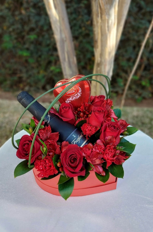 Box de rosas com chocolate e espumante